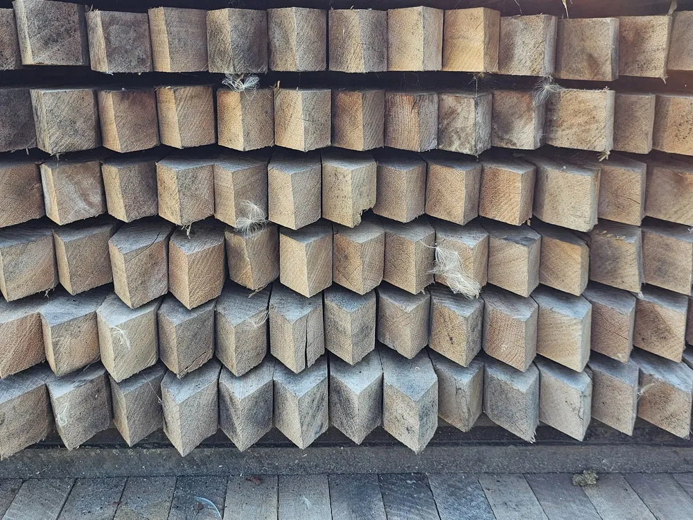 Hardhouten piketpaal 50 x 50, ongeschaafd